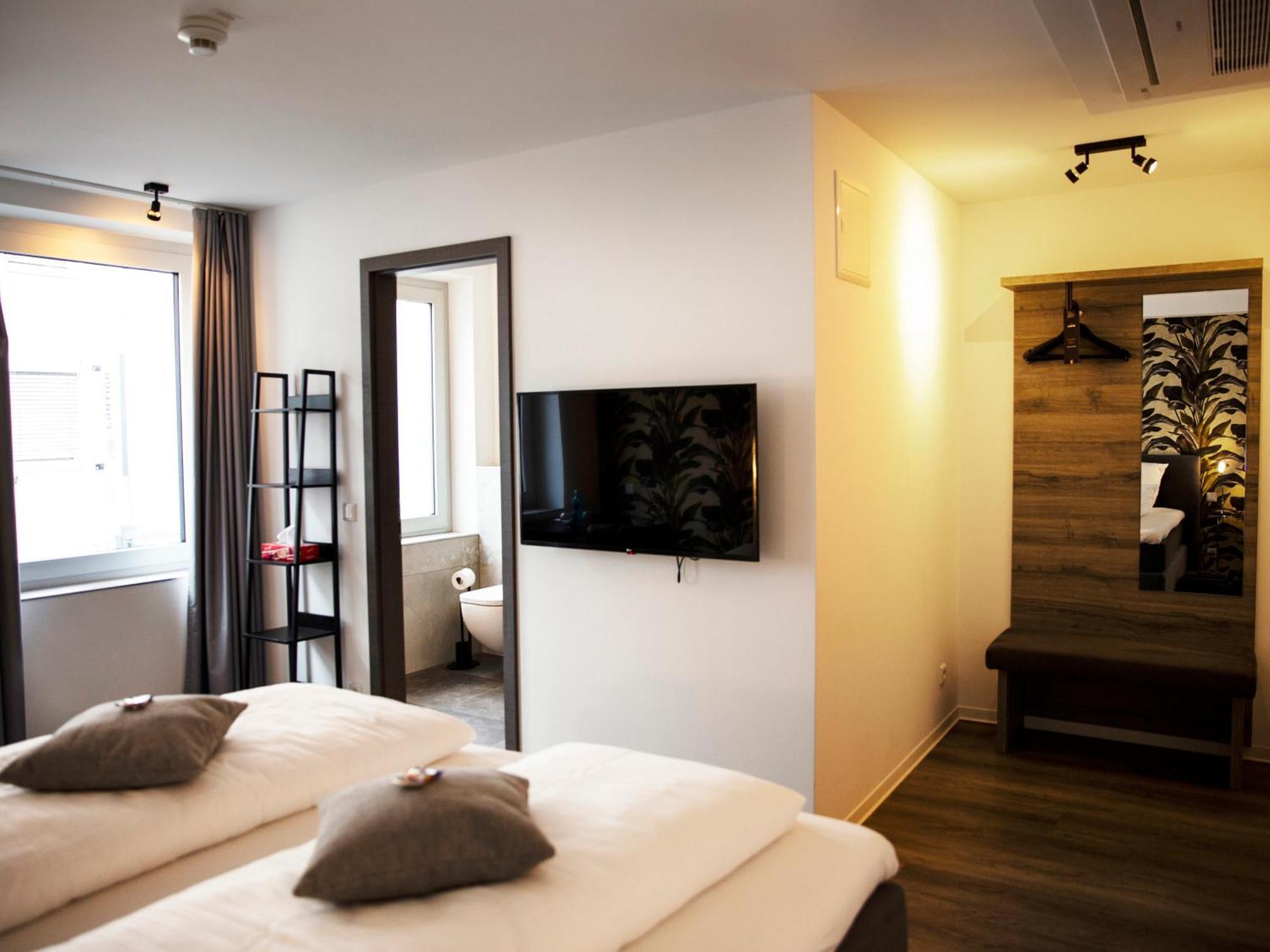 Hotel Kump365 Падерборн Екстериор снимка