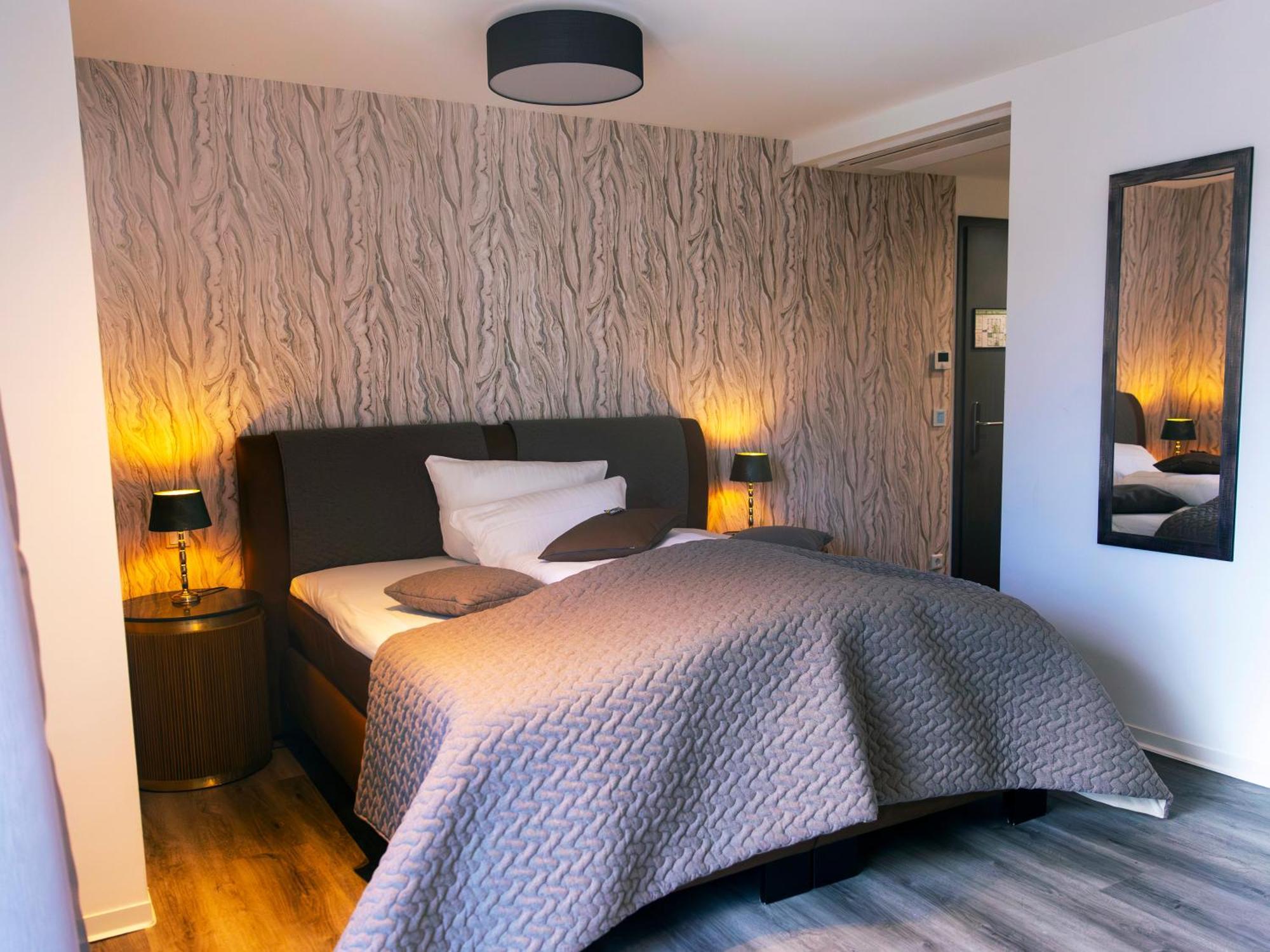 Hotel Kump365 Падерборн Екстериор снимка