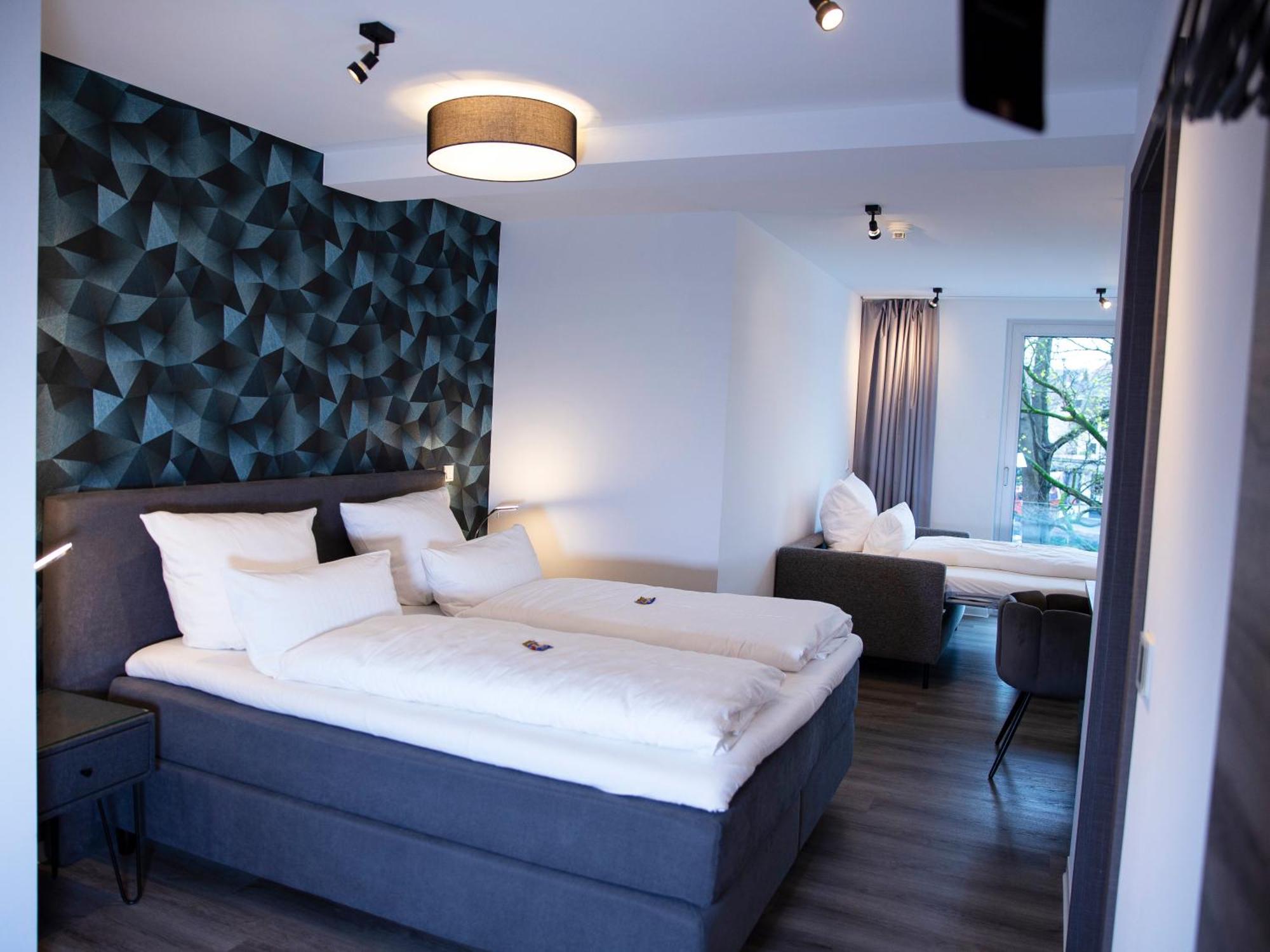 Hotel Kump365 Падерборн Екстериор снимка