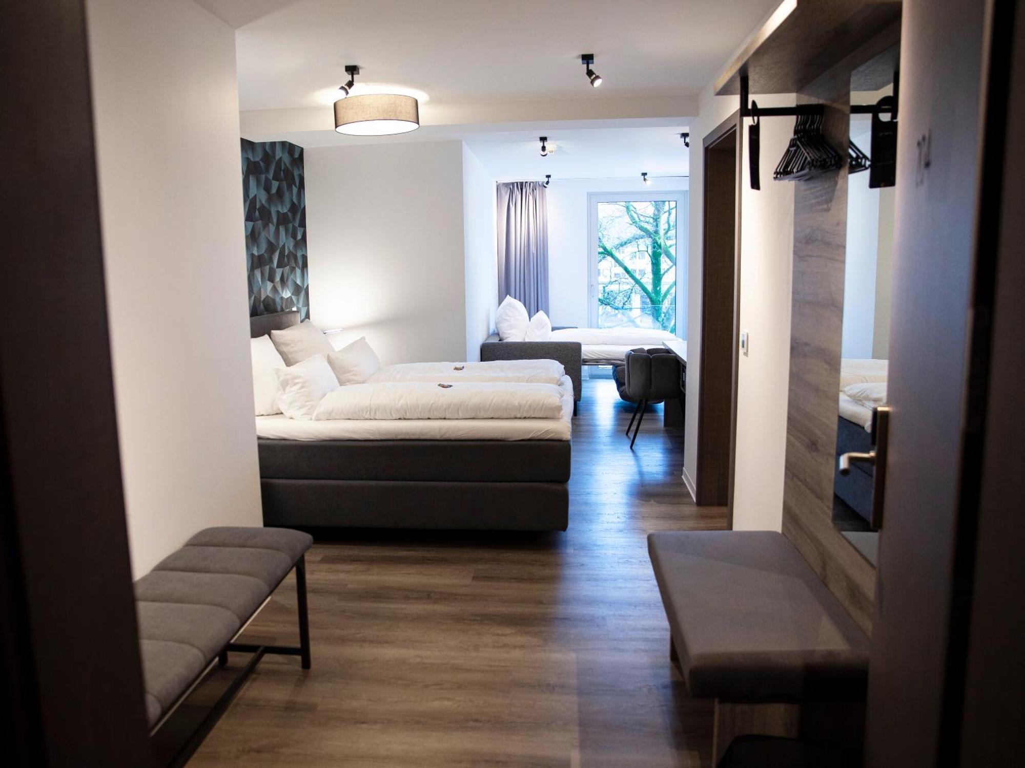 Hotel Kump365 Падерборн Екстериор снимка