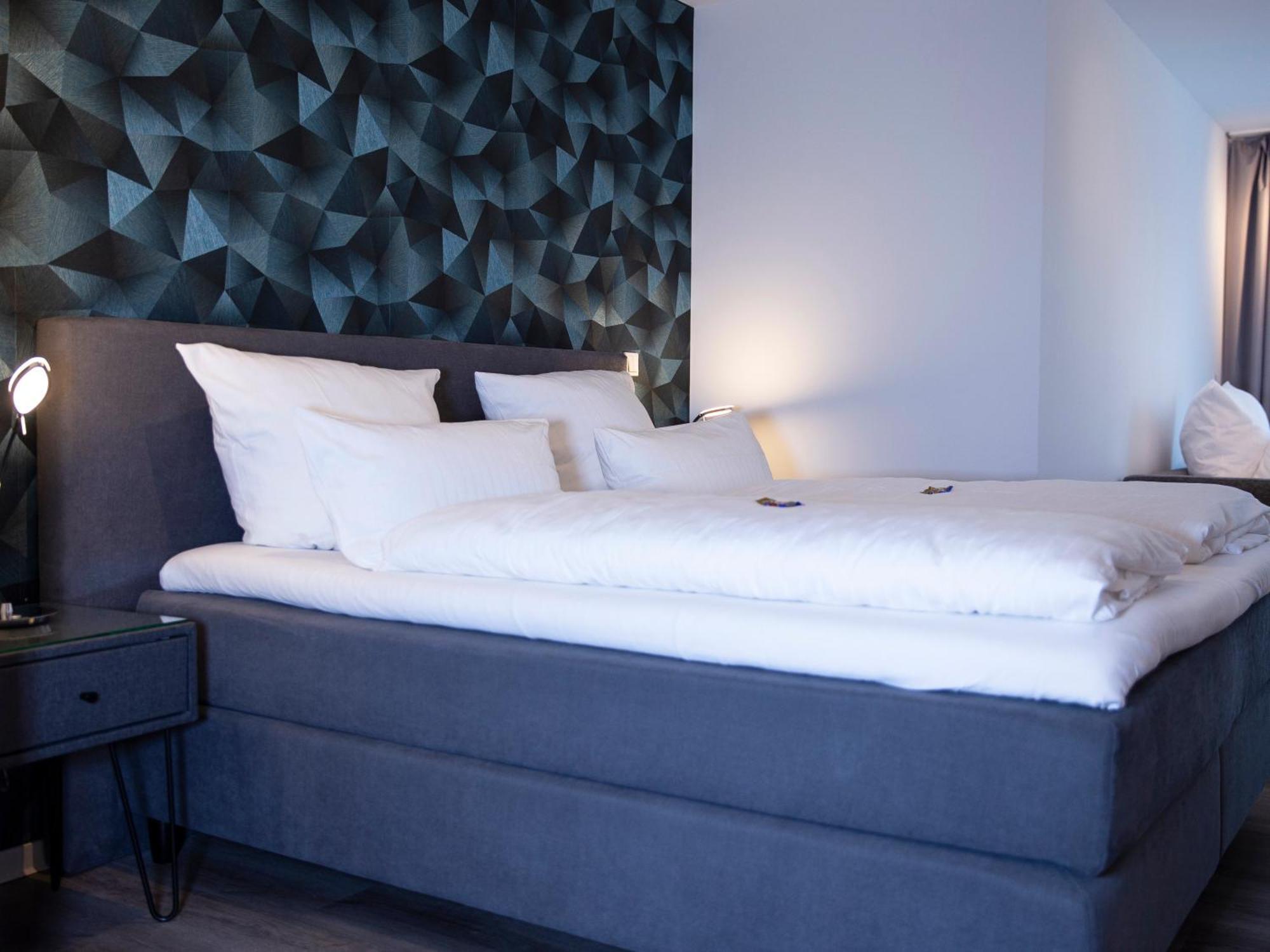 Hotel Kump365 Падерборн Екстериор снимка
